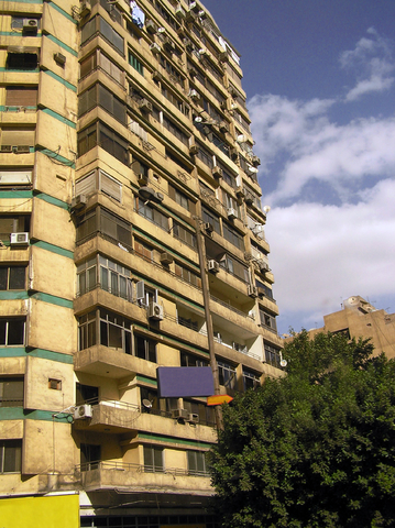 Câte dintre apartamentele vechi aflate la vânzare sunt mai ieftine de 60.000 de euro