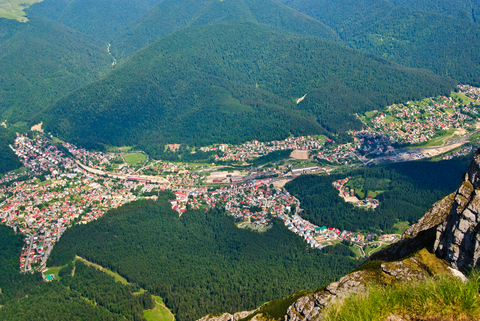 Valea Prahovei: focus pe apartamente, interes în creştere pentru terenuri