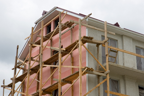 Românii capătă curaj: vor să construiască mai multe case decât anul trecut