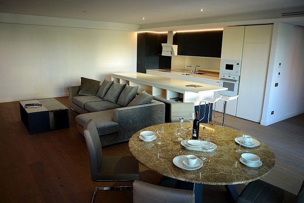 Cortina Residence 8