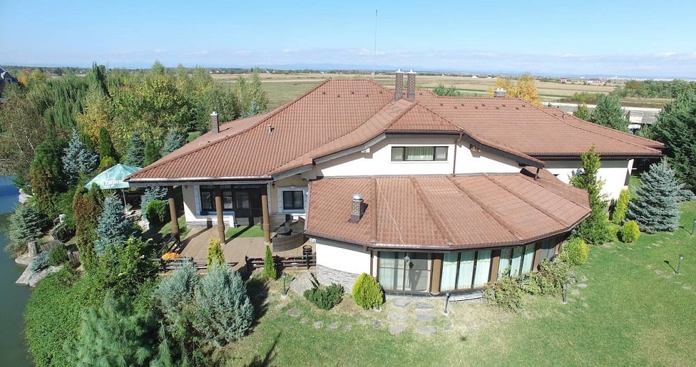 Lacul Verde Resort: 3 vile moderne, lac propriu si teren de 15.000 mp. Domeniul tau boieresc sau start pentru business