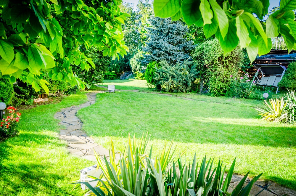 vila moderna aproape de Copou cu gradina de 1.400 mp amenajata de un peisagist