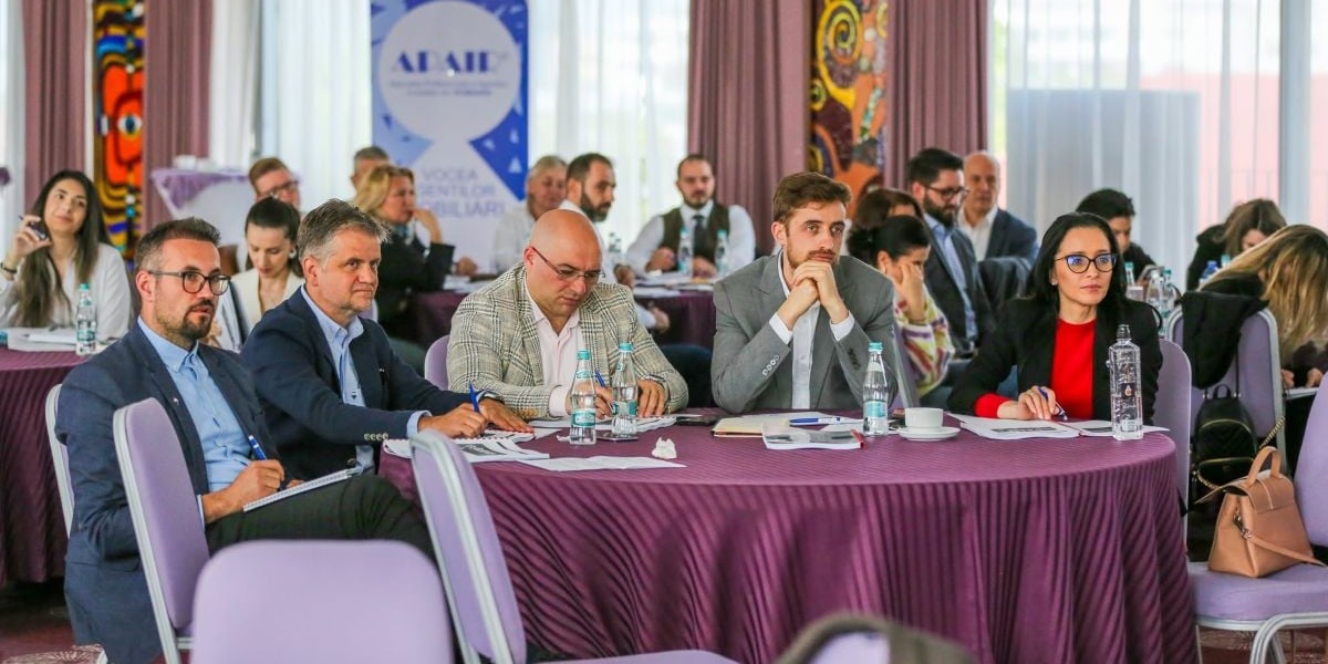 participanti in sala la evenimentul apair bootcamp