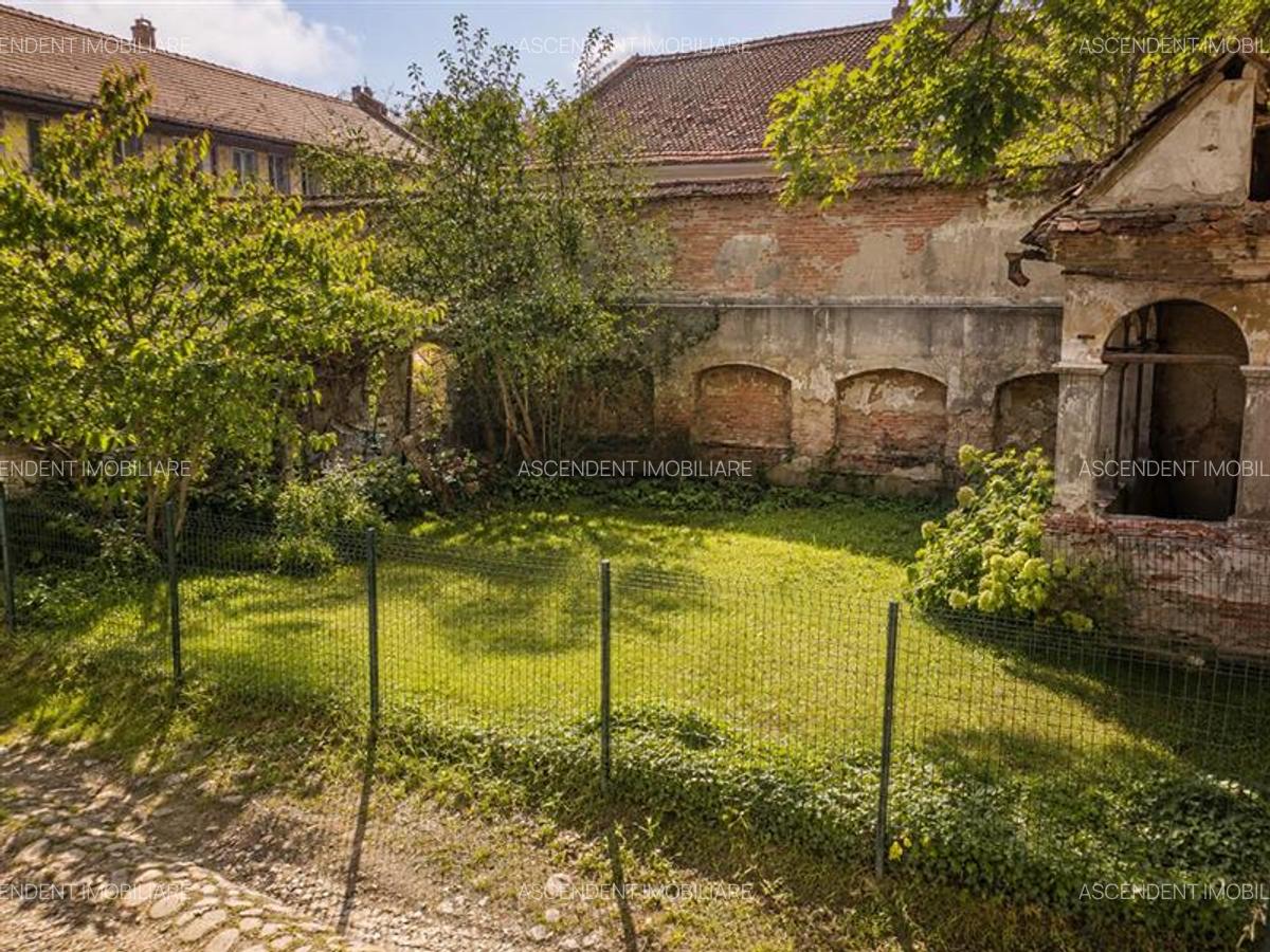 curtea casa centru vechi brasov