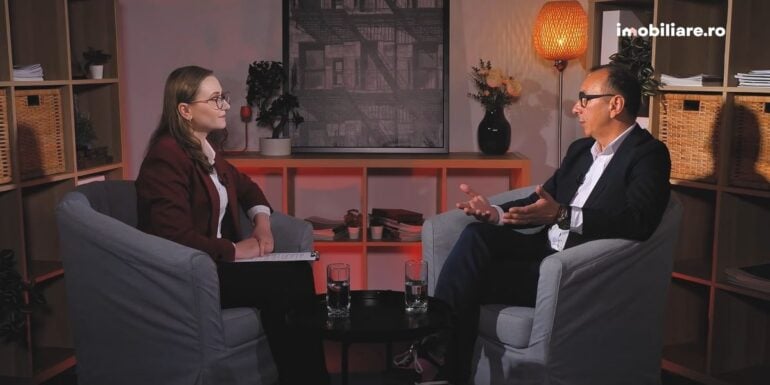 corina varlan si tic nica la discutii in cadrul unui interviu intreaba expertul