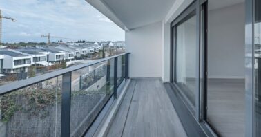 vedere de pe balconul unui bloc nou