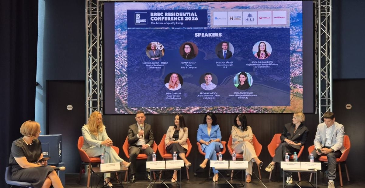 speakeri in panelul de dezbateri al conferintei brec